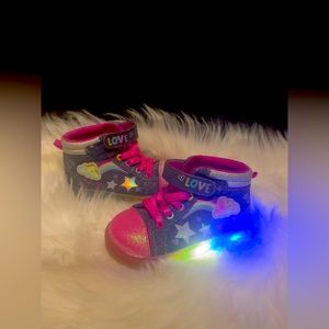 Kids sneakers shoes size 7 high tops blue/pink light up sparkle, rainbow/stars